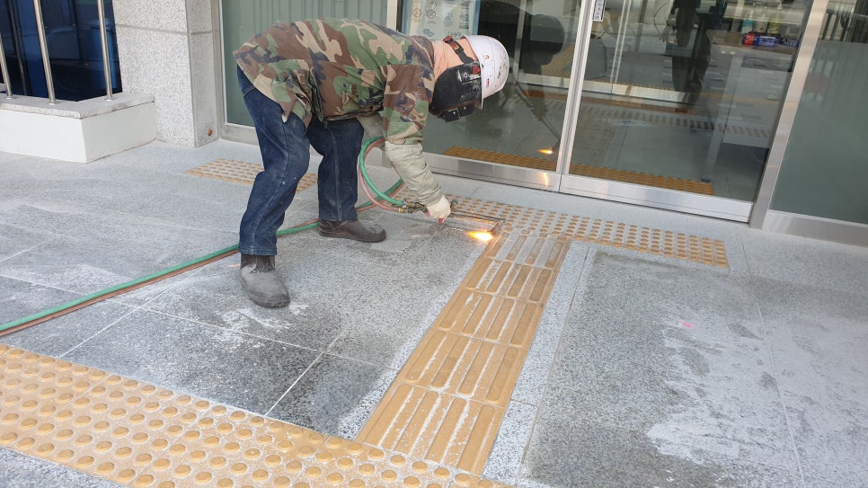 버너구이 작업 중 2